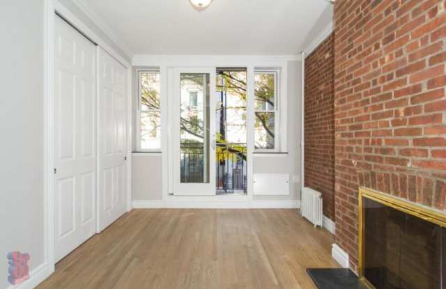 102 E 7TH ST. - 102 East 7th Street, New York City, NY 10009