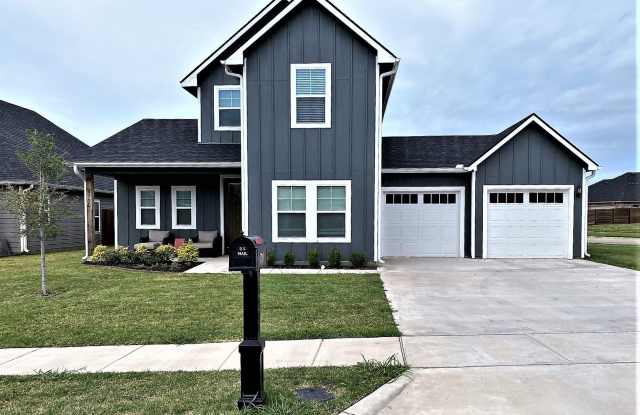 This BEAUTIFUL Craftsman 3 bedroom, 2 and a half bath home is located in Magnolia Village behind the Sherman Town Center for easy convenience to all your shopping and dining needs! photos photos