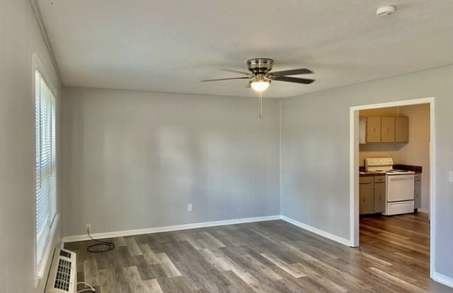 110 Van Cleve Street - 110 Van Cleve St, Fort Oglethorpe, GA 30742