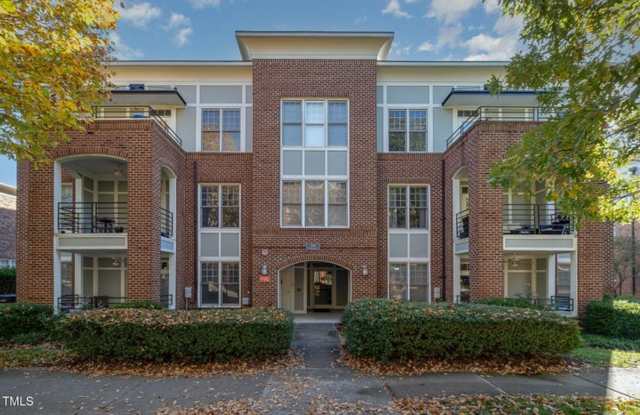 Prime Davis Park Location! Move-In Ready 2-Ensuite Condo Near RTP  RDU - 200 Finsbury Street, Durham, NC 27703