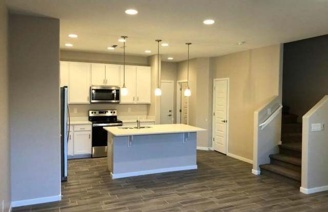 Tempe Townhome 3 bedrooms & 2.5 baths with 2-car garage Gallery 3