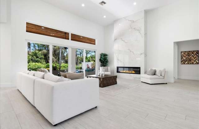 2313 Golf Brook Drive Gallery 4