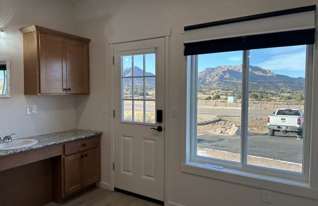 1744 Mariposa Road Gallery 4