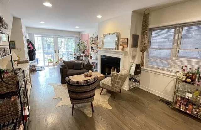 1450 West Walton Street photos photos