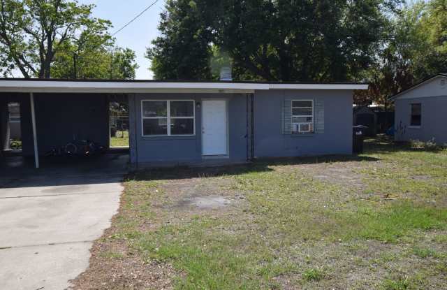 2 Bedroom 1Bath Duplex For Rent at 104 W Lancaster Road Orlando, FL 32824 Gallery 3