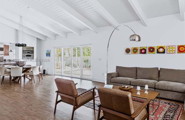 330 Glenridge Rd Gallery 2