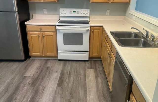 Room in 3 Bedroom Home at Dunford St Gallery 3