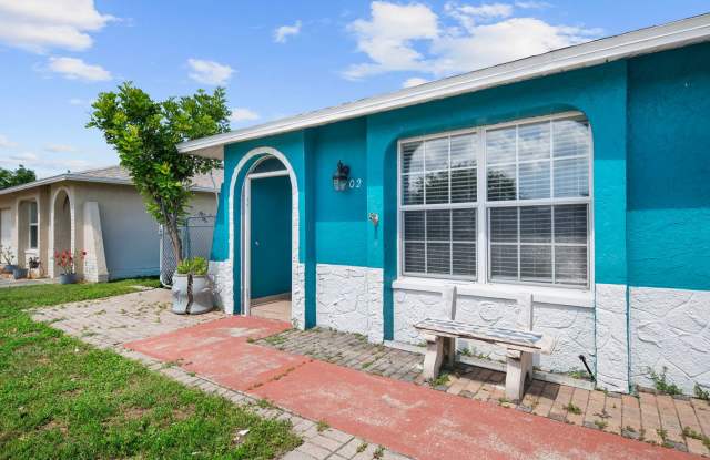 Beautiful 2-bedroom, 2-bathroom apartment in Cape Coral Gallery 4