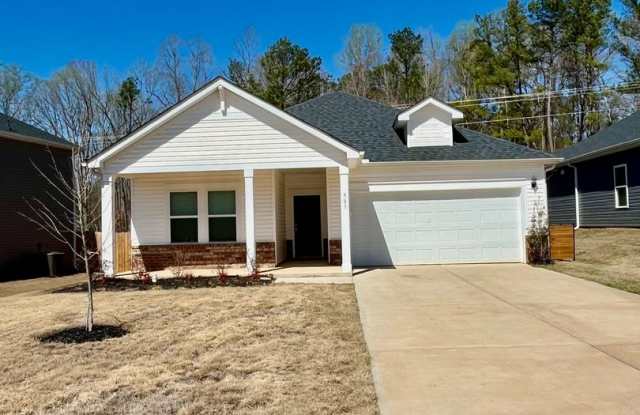 3 BR, 2 BA with Fenced Yard and Fantastic Amenities! photos photos