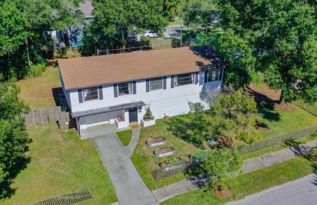 1003 W River Heights Ave - 1003 West River Heights Avenue, Tampa, FL 33603
