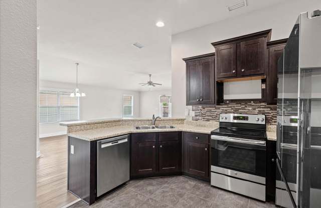 27417 Elise Court Gallery 4