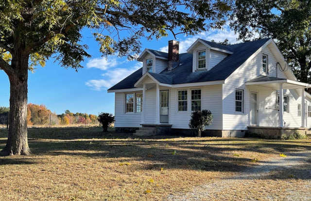 Must See Country Home Minutes to Kerr Lake - 850 Buggs Island Road, Mecklenburg County, VA 23917 Must See Country Home Minutes to Kerr Lake - 850 Buggs Island Road, Mecklenburg County, VA 23917