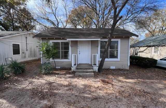 504 Lamar Street - 504 Lamar Street, Sulphur Springs, TX 75482