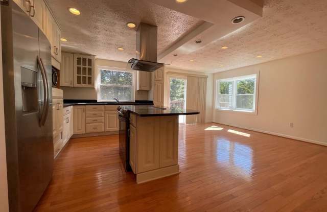 1115 RIVA RIDGE Drive Gallery 3