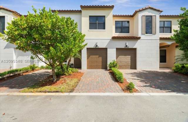 20975 NW 1st Ct Gallery 1