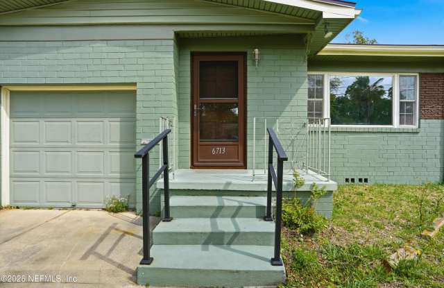 6713 PROVOST Road N Gallery 2