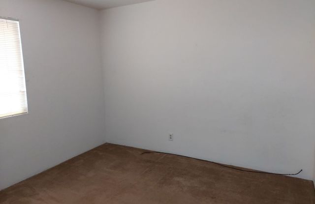*LONG TERM RENTAL* Gallery 3