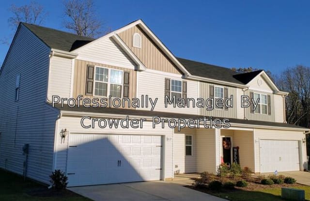8119 Paw Club Dr - 8119 Paw Club Dr, Charlotte, NC 28214