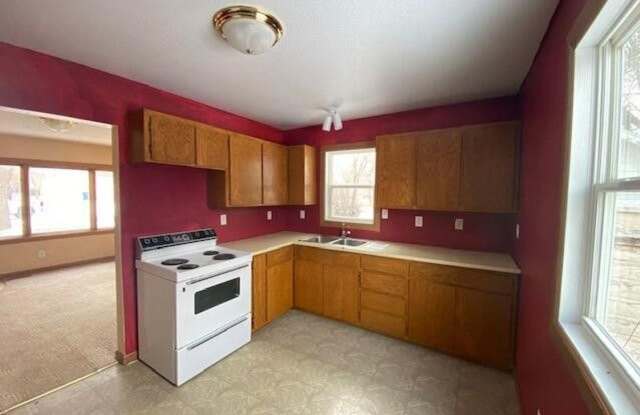 Spacious| Pet Friendly| Garage photos photos