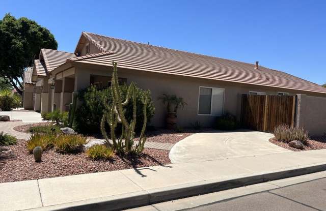 Nice 4 bedroom with swimming pool! Gallery 3