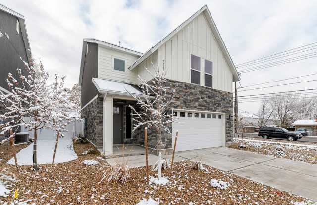 712 E Zekes Court Gallery 3