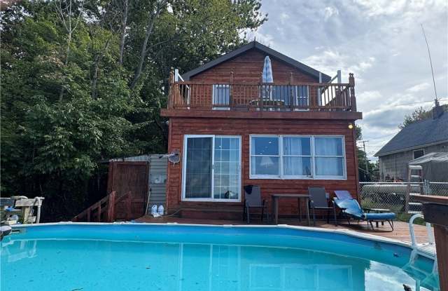 6474 Hamilton Drive Gallery 3