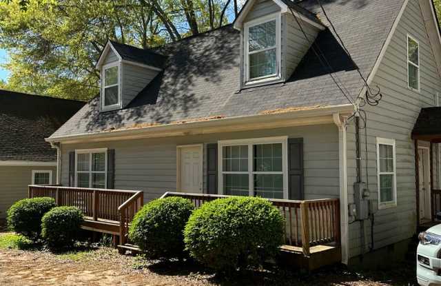 Large 4 bedroom home near Campus- Pre Lease for August 1st 2026 photos photos