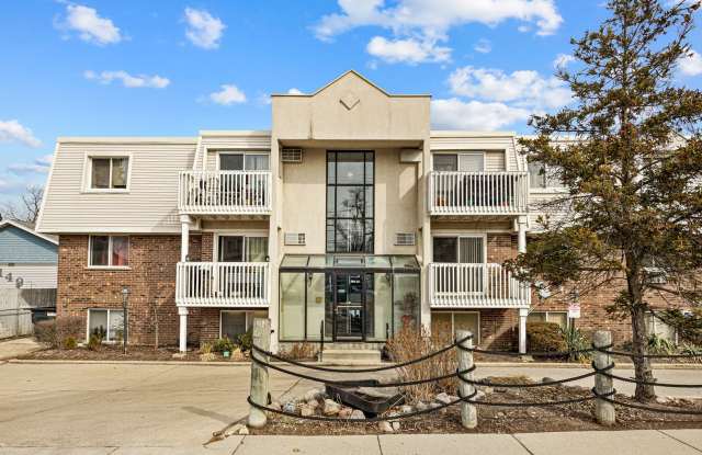 155 E Mill Street unit: 3 photos photos