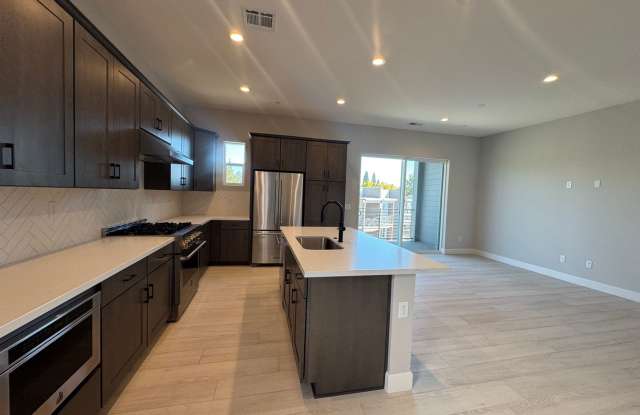 50% Off Your First Full Month of Rent at 1521 Golf Club Drive photos photos