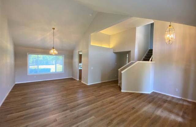 4318 41st ST NE Gallery 3