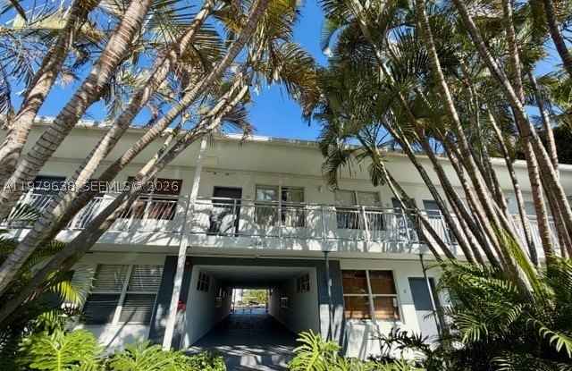 2445 Lake Pancoast Dr Gallery 4