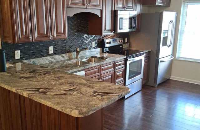 1801 LAKE CONDOS - Unit 209 Gallery 3