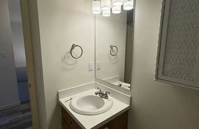 4423 American Drive - B photos photos