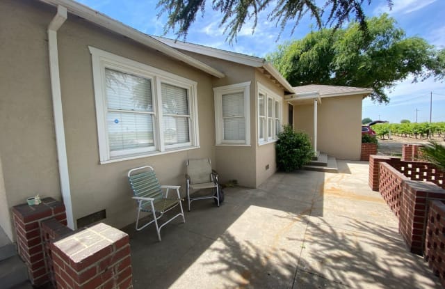 8227 E. Floral Ave Gallery 4