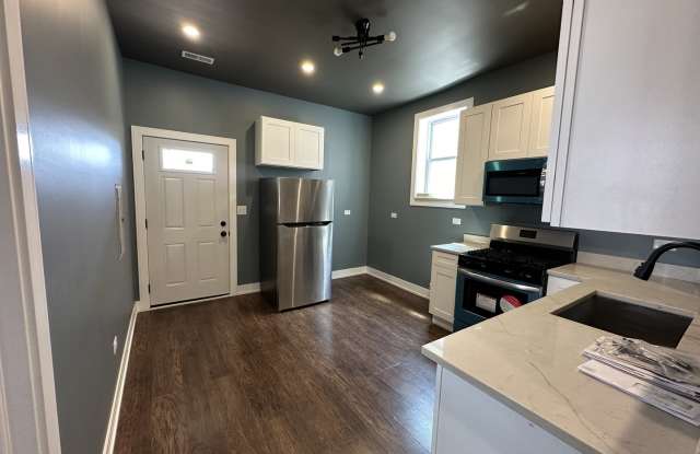 1845 S Springfield Avenue Gallery 2
