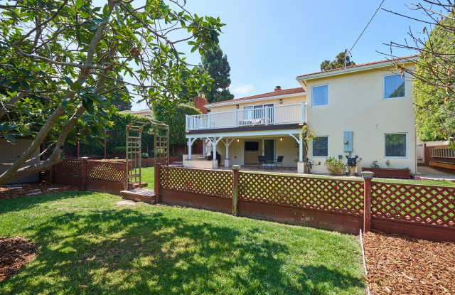 Hollywood Nights in Redondo Beach with large yard photos photos