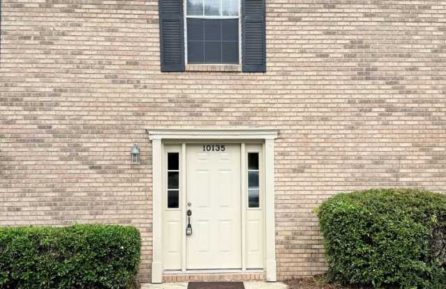 Spacious 2-Bedroom Townhome Gallery 1