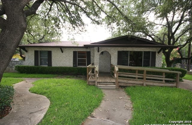315 HILLCREST DR - 315 Hillcrest Dr, San Antonio, TX 78228