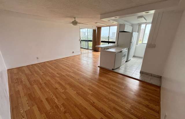8th Floor Golf Course View 2 Bed 2 Bath 1 Parking in Fairway House! Water, Sewer included! photos photos