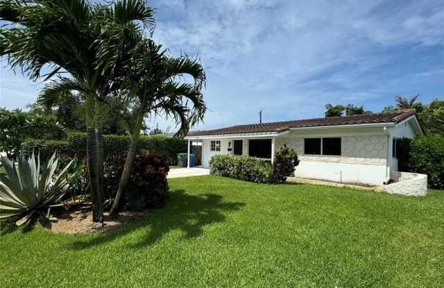4430 NE 5th Ave photos photos