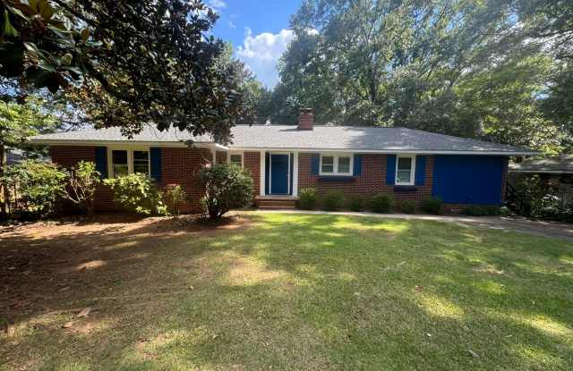 Cute 3 Bedroom House on Hardin Dr.! photos photos