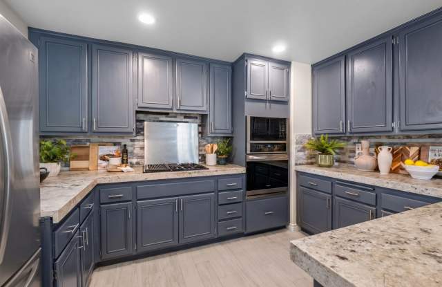 Gorgeous Newly Remodeled Townhome in Exclusive Gated Community Gallery 1