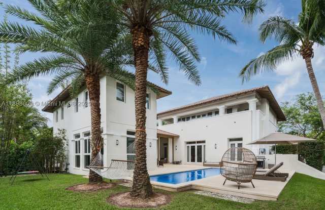 112 Paloma Dr Gallery 2
