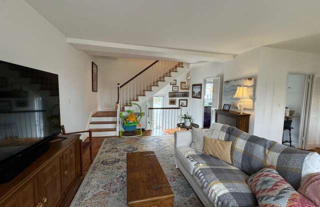 3623 GREENWAY PLACE Gallery 2