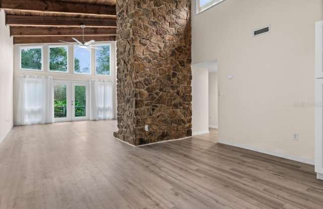 2031 LAKE ALDEN Drive Gallery 3
