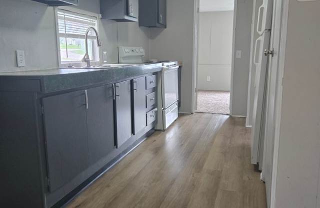 2 Bedroom Mobile Home in Rockwell Village! photos photos