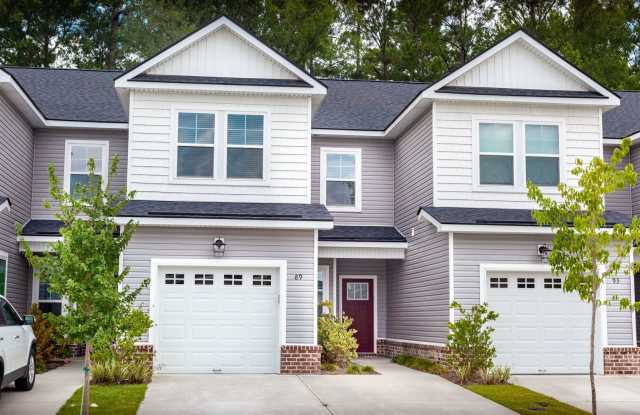 3 Bedroom 2.5 Bathroom Townhome - The Commons - Richmond Hill photos photos