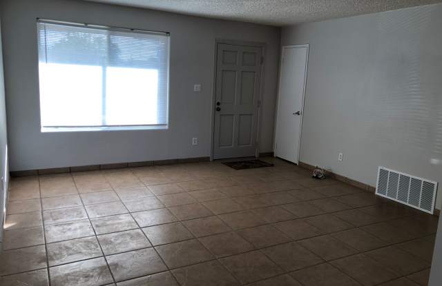 Adorable Home in Laverne Terrace! Gallery 3