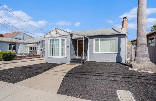 215 Central Ave - 2 bedroom | 1.5 bath | Single family home - 215 Central Avenue, Alameda, CA 94501