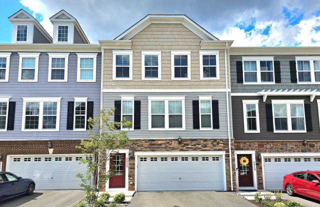 8820 ENGLEWOOD FARMS Drive - 8820 Englewood Farms Drive, Buckhall, VA 20112 8820 ENGLEWOOD FARMS Drive - 8820 Englewood Farms Drive, Buckhall, VA 20112